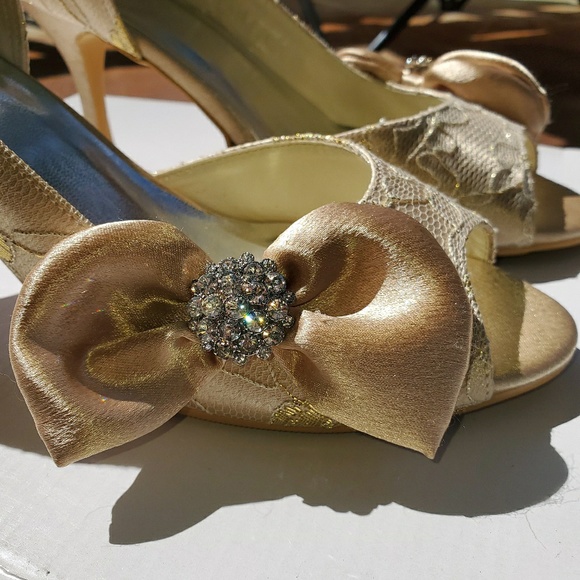 Shoes - Picture 2 of 4